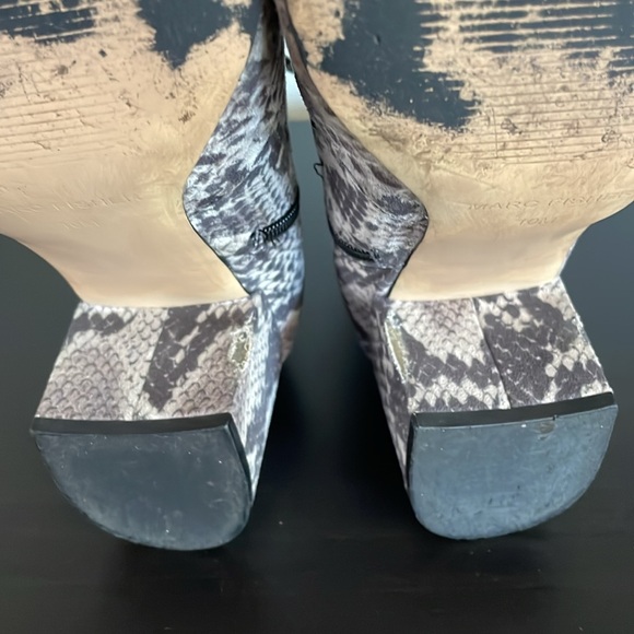 MARC FISHER Jerica Snakeskin Print Pointy Toe Ankle Boot Stretch Block Bootie 10 - Picture 10 of 10